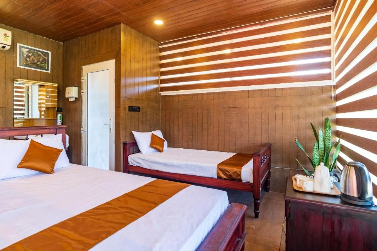 Resort Castillo De Woods , The Private Luxury Villa , 8 Bhk, Vattavada Kottakamboor